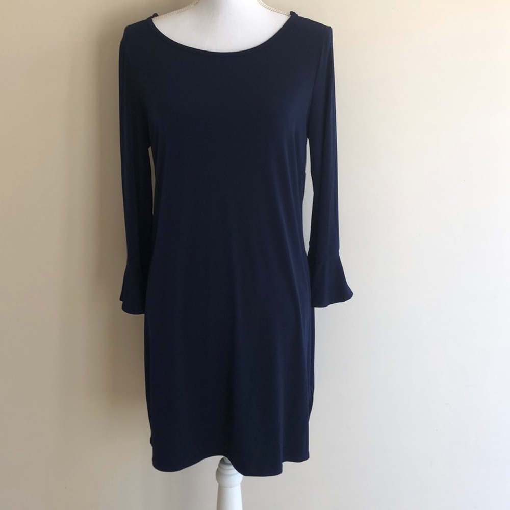 Understated navy dress by Laundry. Long sleeve.